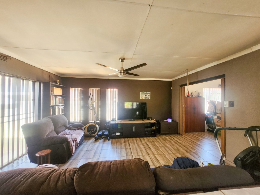 4 Bedroom Property for Sale in Stilfontein Ext 4 North West